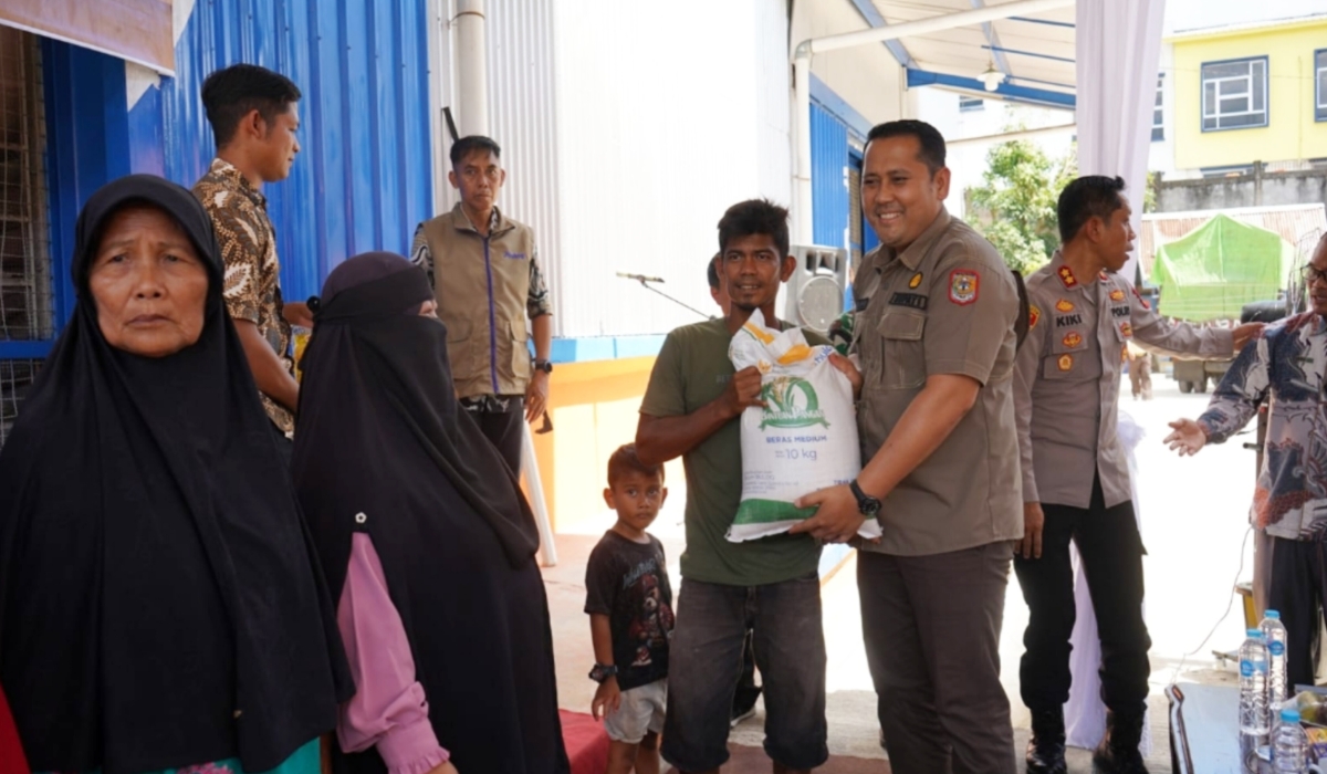18 Ribu Warga Merangin Terima Bantuan Beras dan Minyak