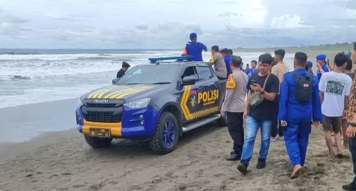 Wisatawan Remaja Tewas Terseret Ombak di Pantai Pangandaran