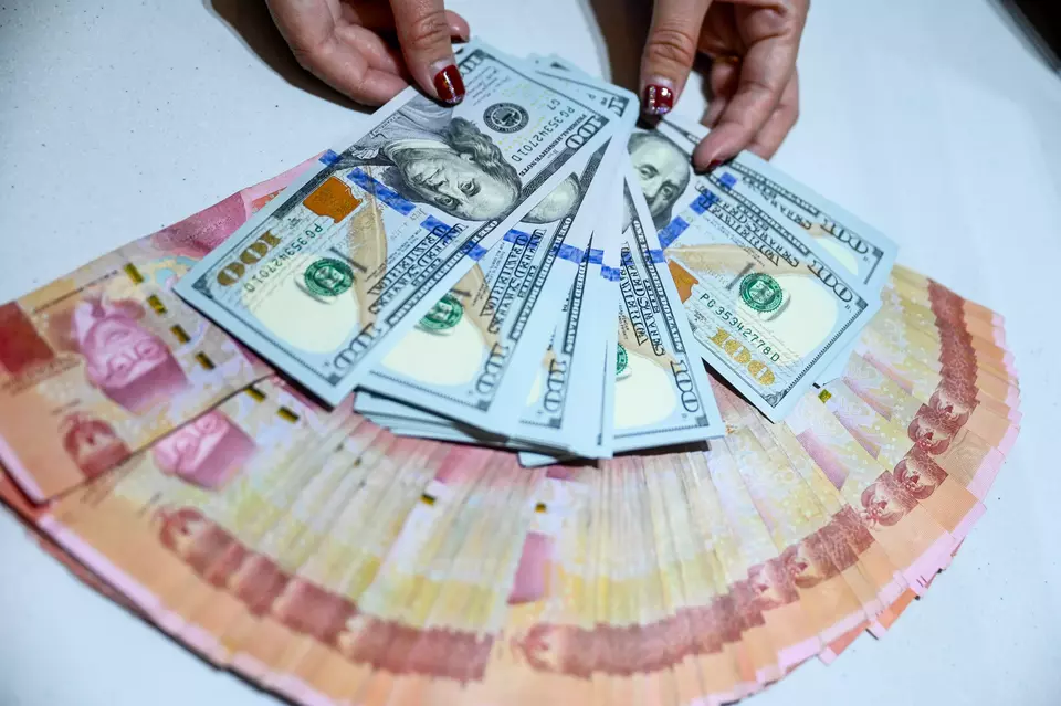 Rupiah Melemah ke Rp16.829 per Dolar AS