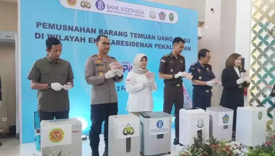 BI dan Polisi Musnahkan 19.834 Lembar Uang Palsu di Tegal