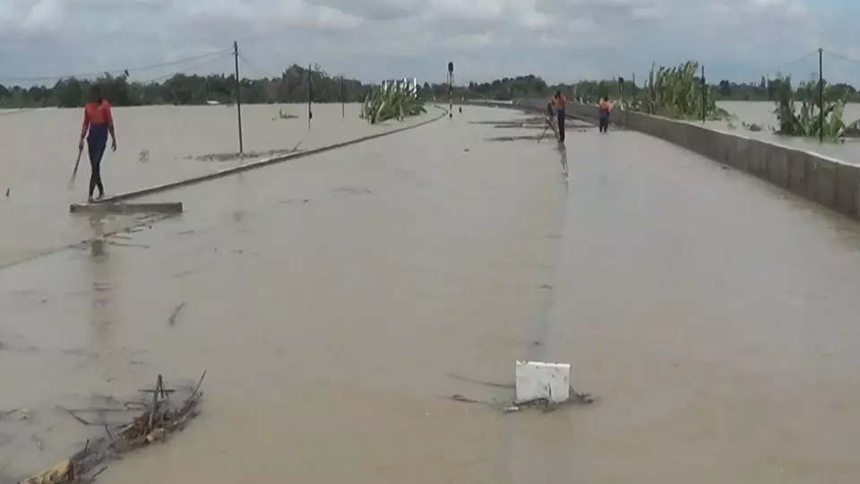 Sungai Tuntang Meluap, Kereta Jakarta–Surabaya Terganggu
