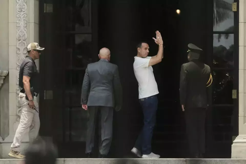 Skandal Pertemuan Rahasia, Presiden Peru Lengser