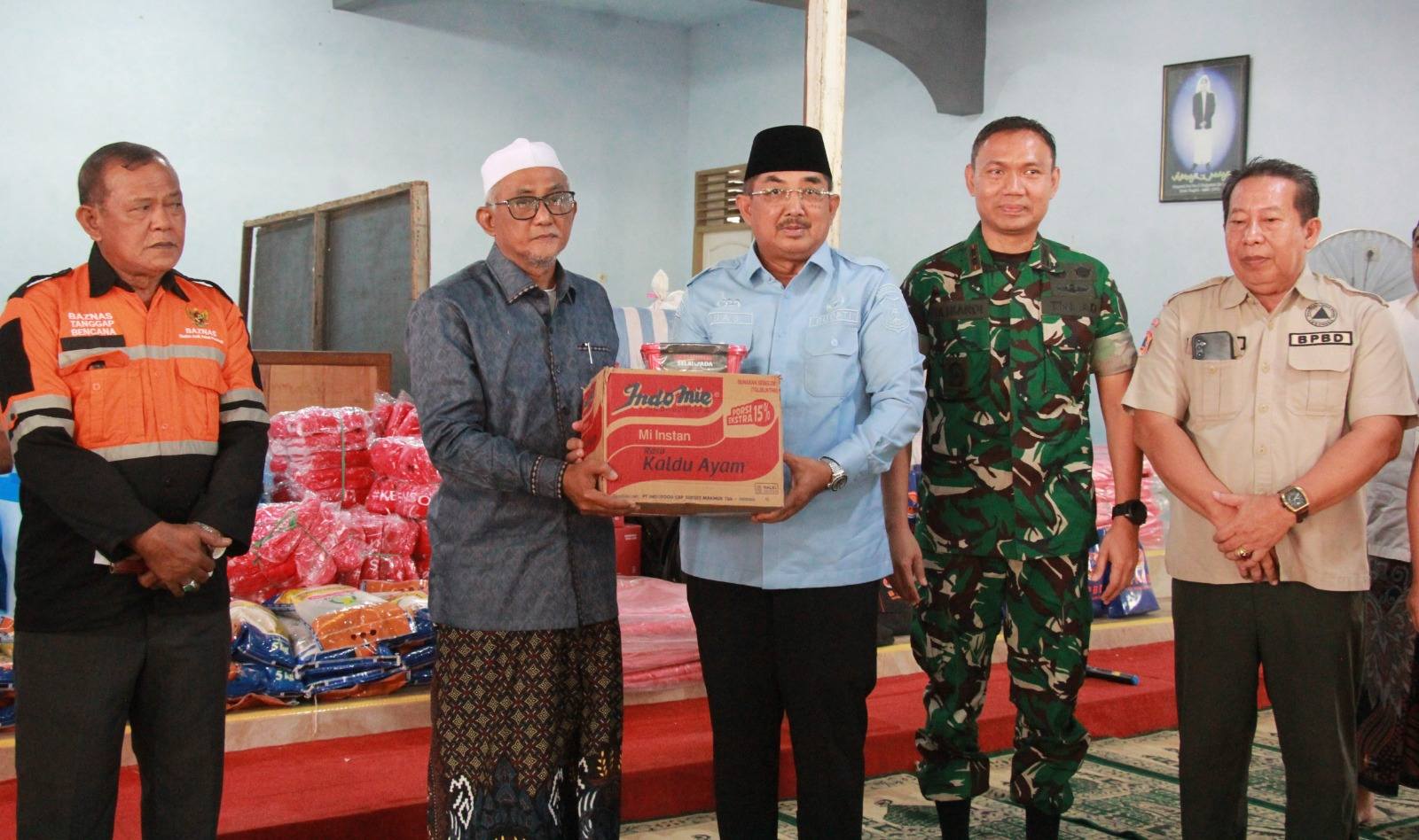 Bupati Anwar Sadat Tinjau Lokasi Kebakaran Asrama Ponpes Al Baqiyatus Shalihat