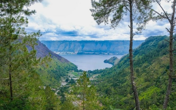 Danau Toba dan Pesona Alam Purba Sumatra Utara