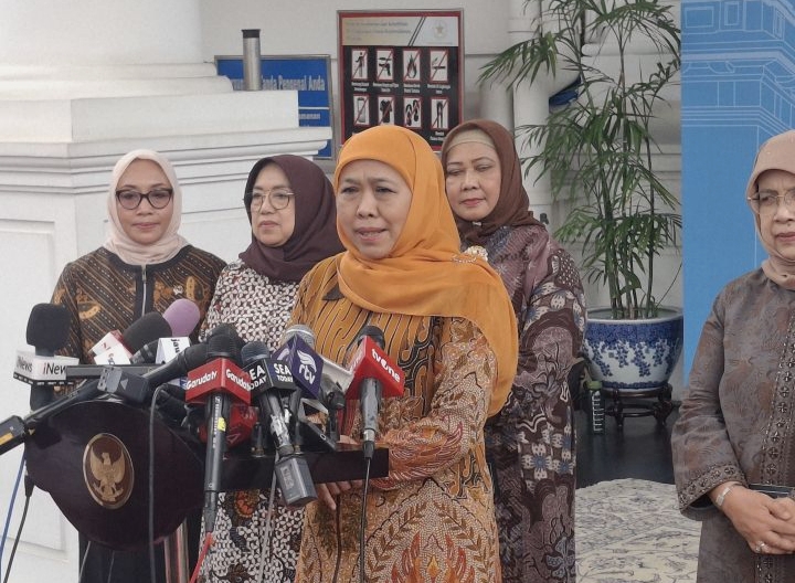 Khofifah Bantah Isu Fee 30 Persen Dana Hibah