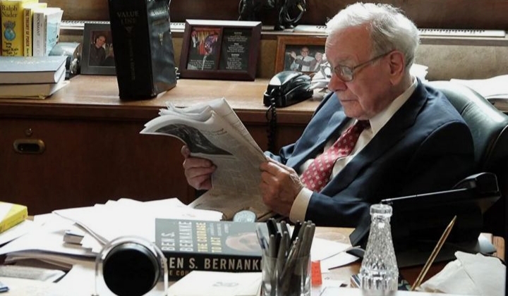 10 Buku Favorit Warren Buffett untuk Investor