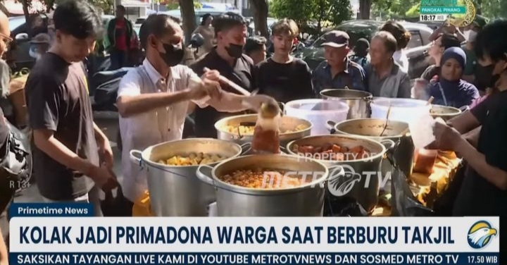 Kolak Jumbo Mangga Besar Ludes Diserbu Pemburu Takjil