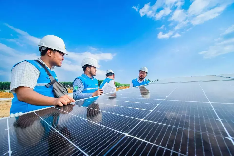 Investasi PLTS Rp 23,7 Triliun Masuk Indonesia