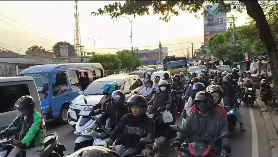 H-7 Idulfitri, Jalur Pantura Bekasi Mulai Macet