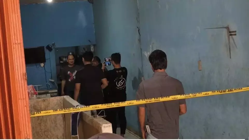 Mayat Pria Ditemukan di Freezer Kios Ayam di Bekasi