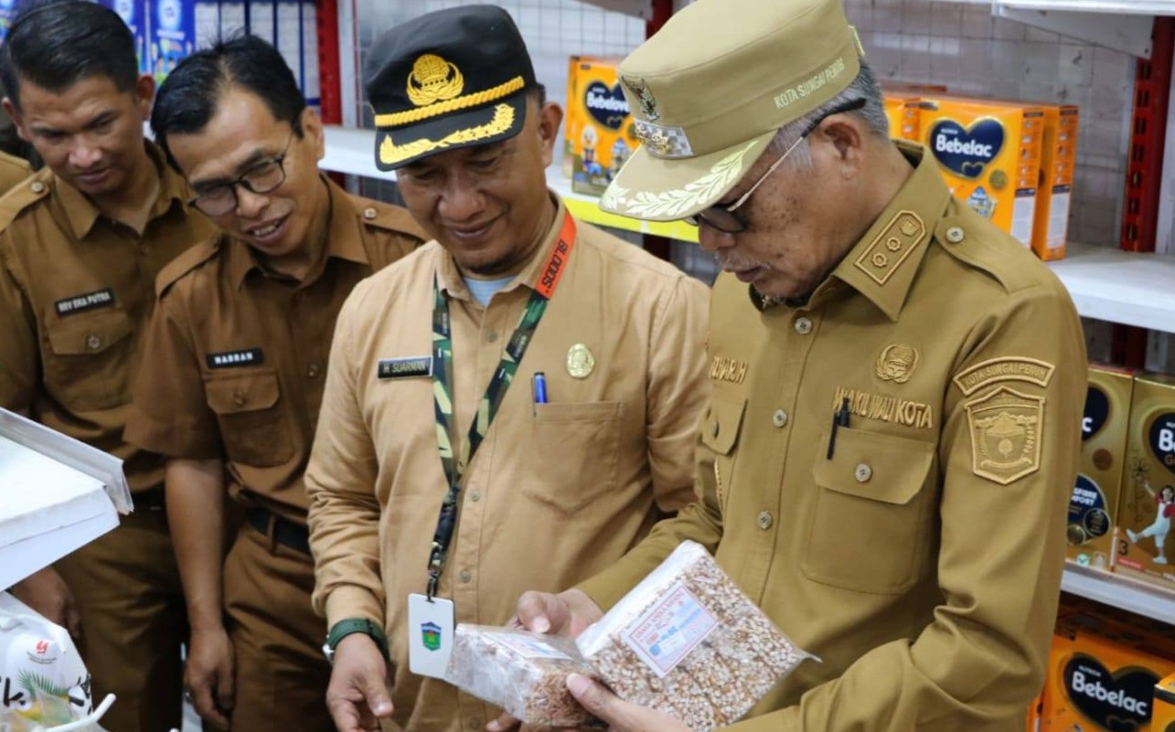 Wawako Azhar Pantau Pasar dan Gudang Bulog, Pastikan Kebutuhan Lebaran Tercukupi