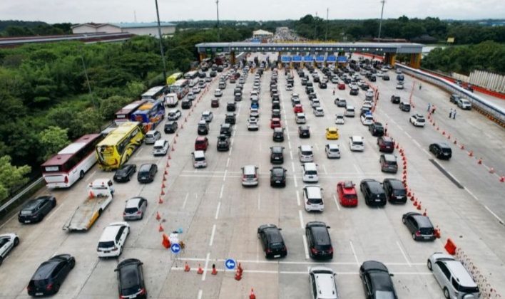 23 Ribu Kendaraan Melintas di GT Cikampek Utama H-6 Lebaran