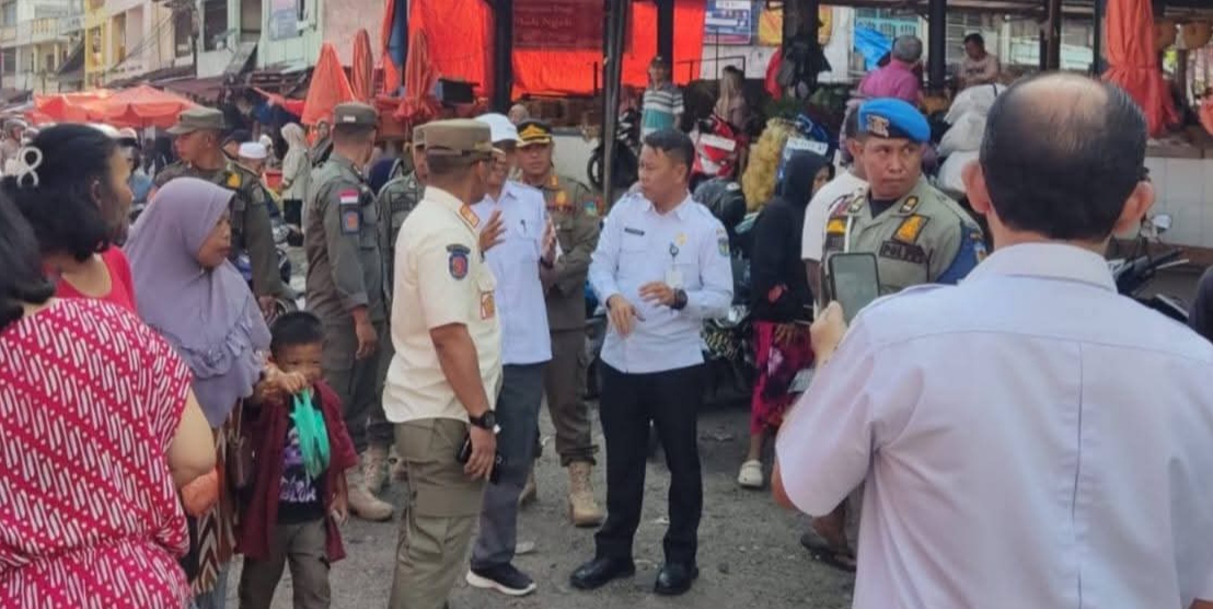 Hari Pertama Kerja, Sekda Cek Kondisi Pasar Sungai Penuh