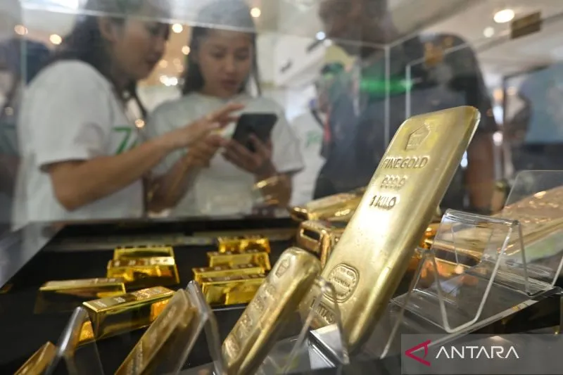 Harga Emas Pegadaian Ambles, UBS dan Galeri24 Turun Serentak