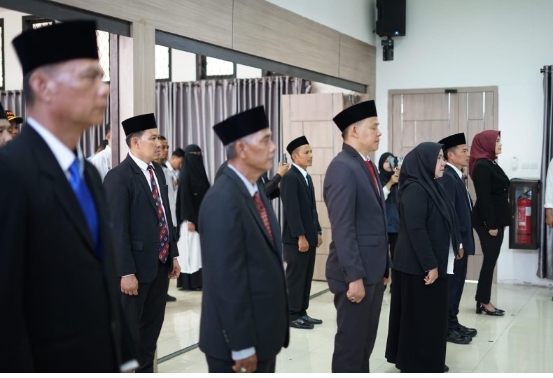 Muaro Jambi Lantik 12 Pejabat Baru, Sekretaris OPD Jadi Fokus Utama