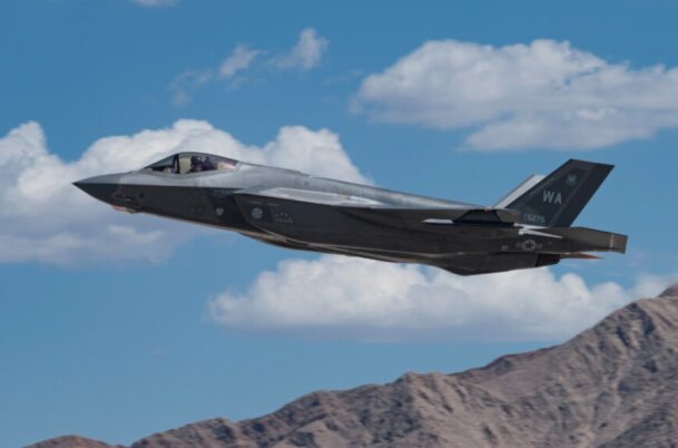 Jet Tempur F-35 Jatuh di Nevada, Pilot Selamat dengan Cedera Ringan