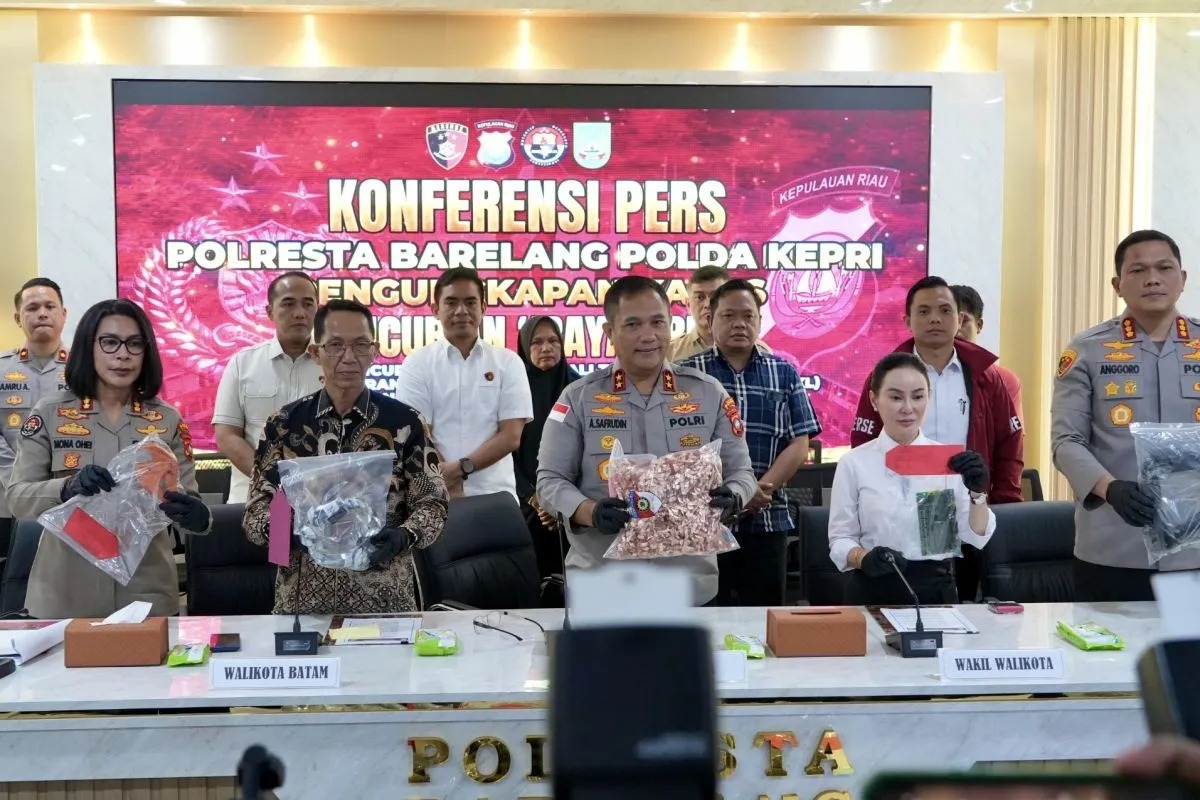 Komplotan Pencuri Fasilitas Umum di Batam Dibongkar, 8 Pelaku Diamankan