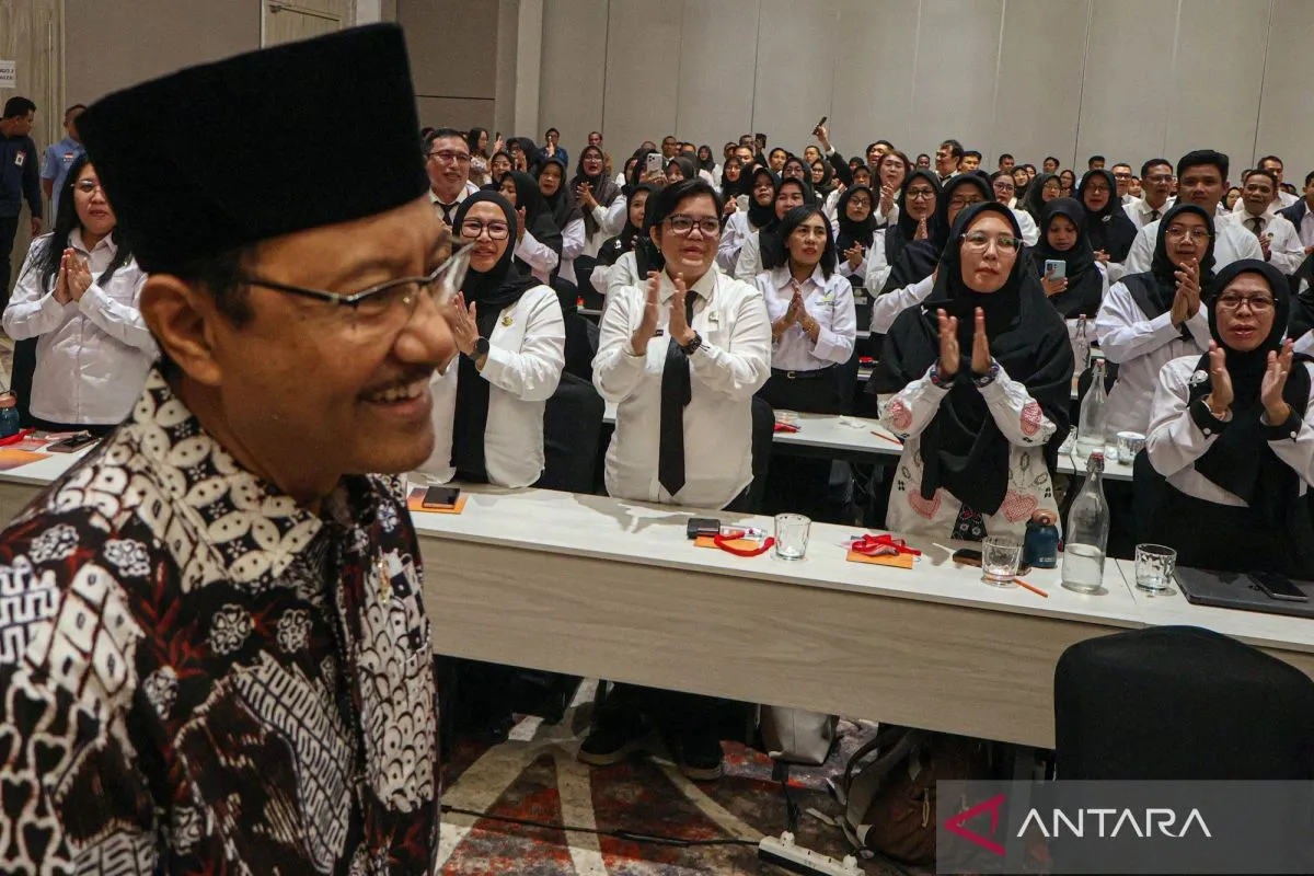 Sekolah Rakyat Butuh Ribuan Guru, Program MBG Dievaluasi