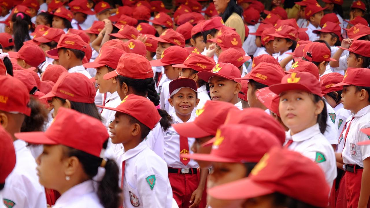 Bermain Saat Jam Belajar, 9 Siswa SD di Taliabu Dihukum Makan Lumpur Picu Amarah Warga