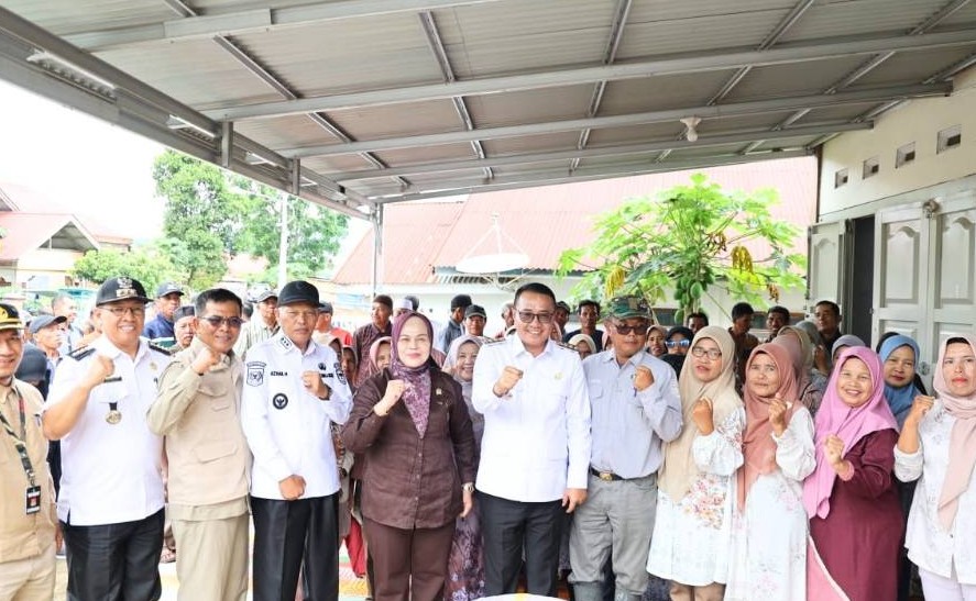 Program Tani Merdeka Hadir di Sungai Penuh, Ribuan Kilo Benih Padi Dibagikan
