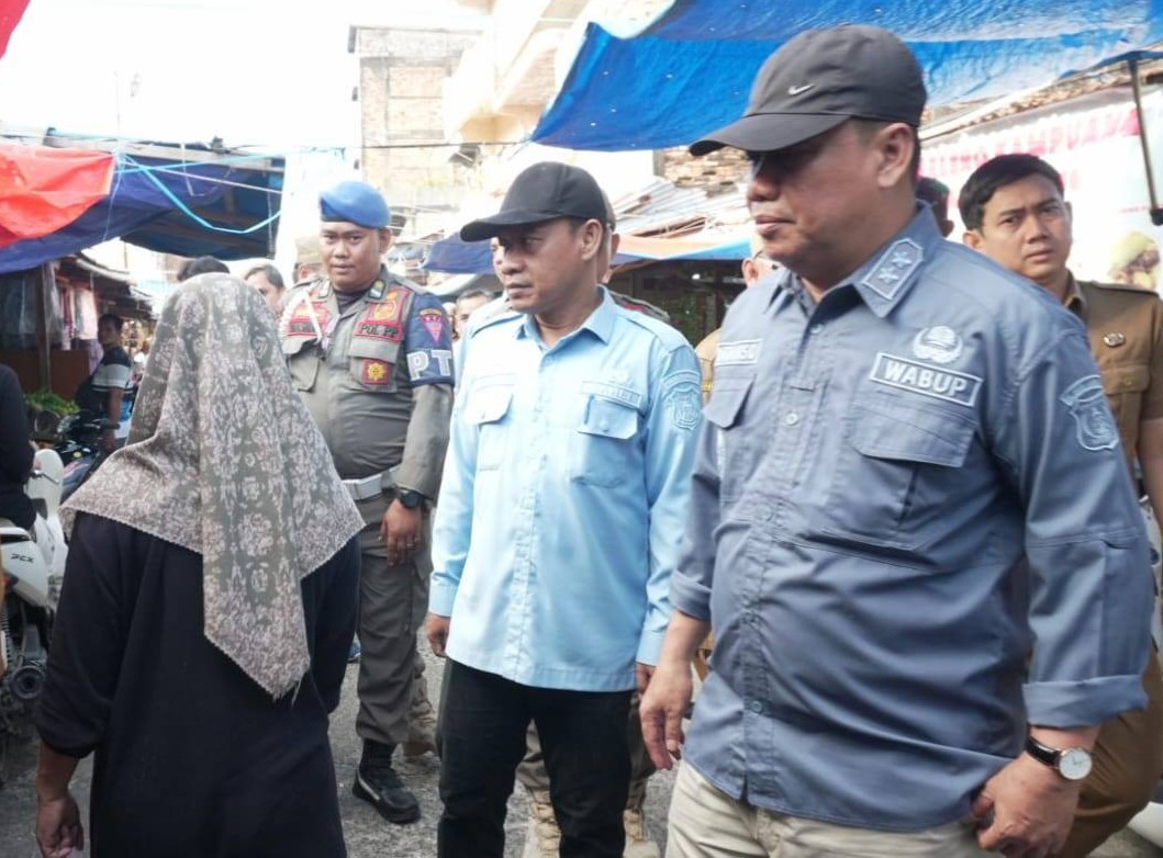 Pantau Pasar Tanggo Rajo, Wabup Katamso Jamin Ketersediaan Bahan Pokok Terkendali