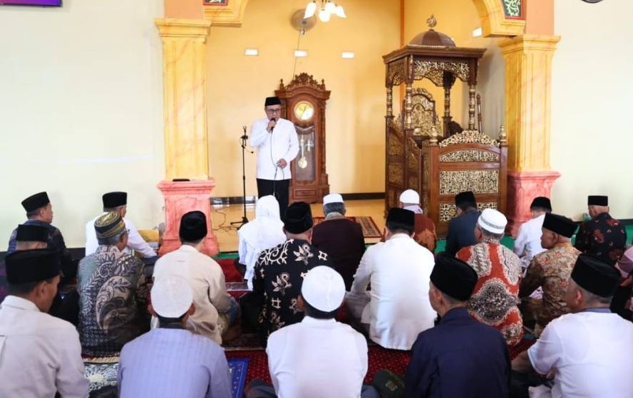 Wako Alfin Ingatkan Bahaya Judi Online Saat Safari Jum’at di Kumun Debai