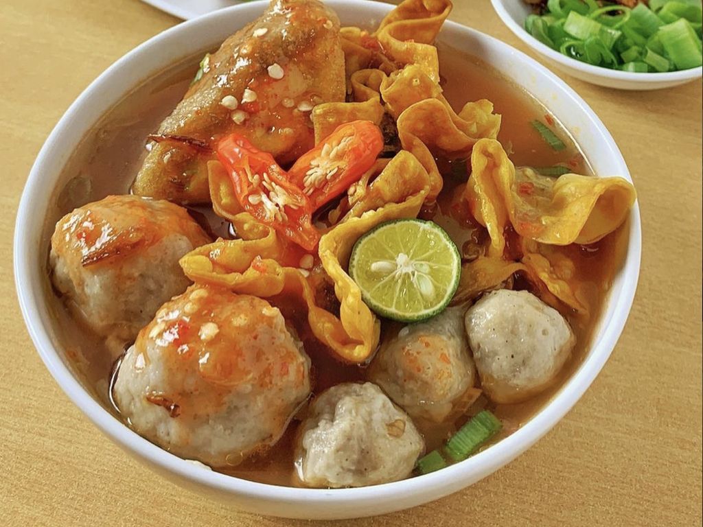 Hangatnya kuah, kenyalnya bakso,