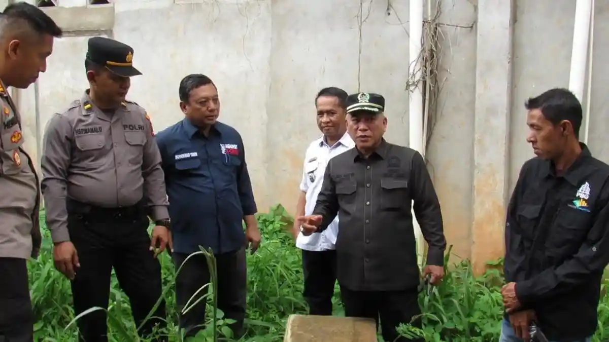 DPRD Muaro Jambi Sidak Penyebab Banjir Pondok Meja, Drainase Perusahaan Tersumbat
