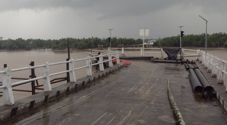 Jembatan Dermaga Ambruk Saat Dikerjakan, Dua Pekerja Hilang Terseret Arus Sungai Limau