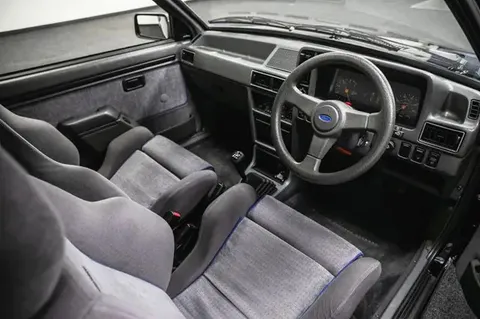 Jangan Asal Duduk di Mobil, Posisi Ini Paling Aman untuk Penumpang