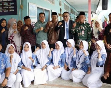 Tak Sekadar Menerima Siswa, Alfin dan Abdullah Sani Pastikan Keadilan Dimulai dari Gerbang Sekolah