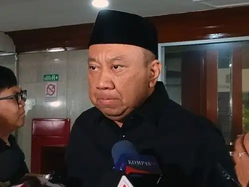DPR Dorong Gaji Guru Naik Jadi Rp5 Juta, Angka Ideal untuk Tingkatkan Kesejahteraan