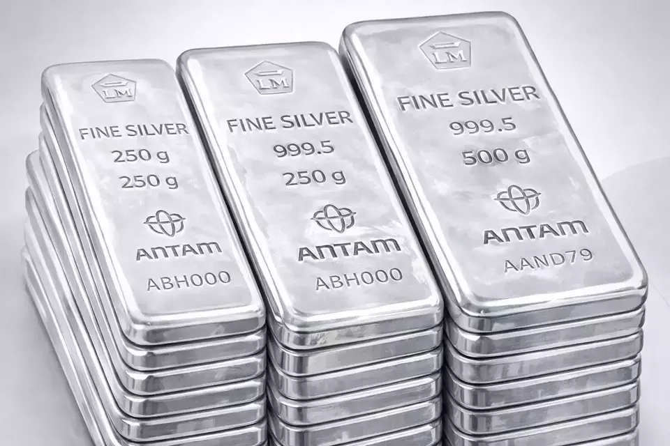 Harga Perak Antam Hari Ini Naik Rp900, Kembali Tembus Rp40.400 per Gram