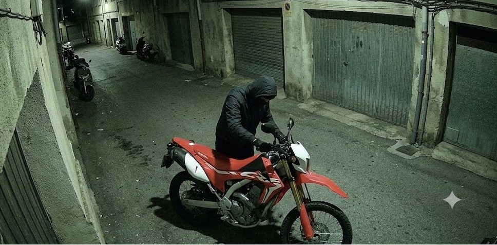 Aksi Curanmor di JBC Jambi Terekam CCTV, Motor Honda CRF Hilang Saat Parkir