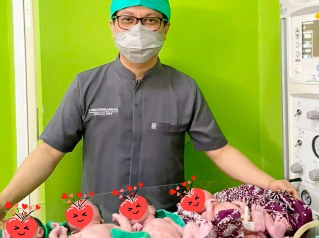 Haru! Ibu di Mamuju Lahirkan Bayi Kembar Empat, Tim Medis RSUD Sulbar Tuai Apresiasi