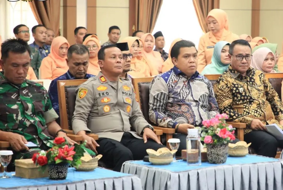 Hutri Randa Hadiri Pengukuhan DWP Kota Sungai Penuh