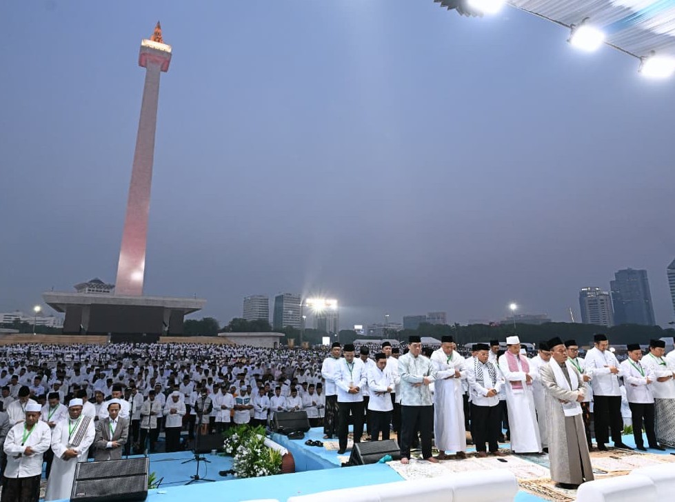 Monas Dipadati 100 Ribu Jemaah, Zikir dan Doa Kebangsaan Awali Peringatan HUT RI