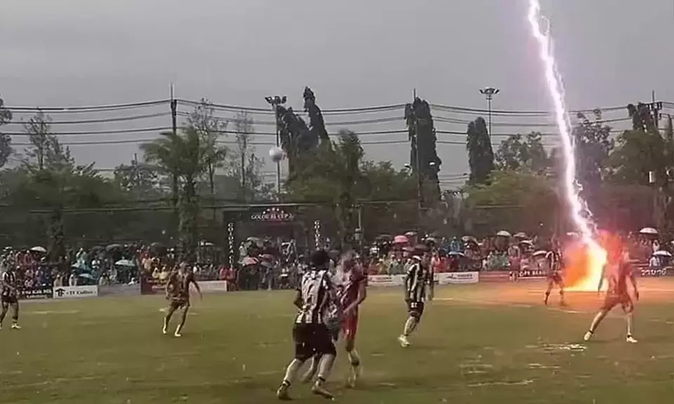 Tragis! Pemain Yala FC Tewas Tersambar Petir Saat Bertanding di Thailand