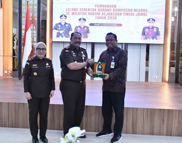 Lelang Kejaksaan Jambi Bikin Harga Melambung, Kayu Rp10 Juta Laku Rp29 Juta