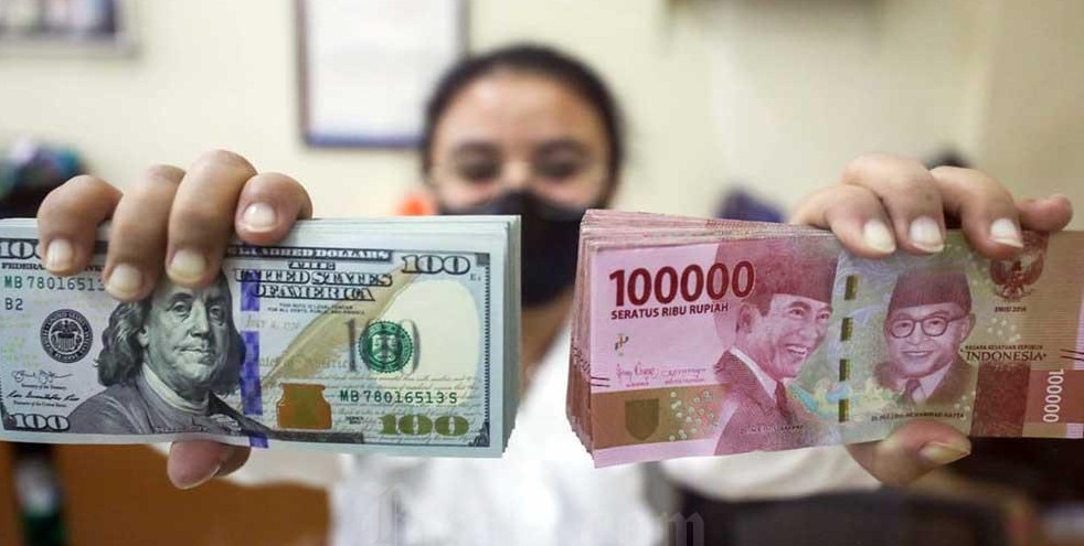 Rupiah Berpotensi Melemah, Target Ekonomi 6 Persen Jadi Sorotan Fitch