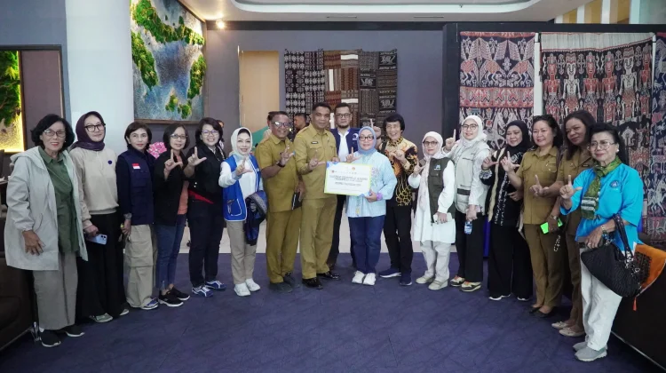 Menteri PPPA Kirim 30 Ton Bantuan untuk Korban Gempa Flores, Perempuan dan Anak Jadi Prioritas