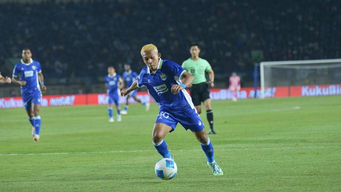 Debut Bersama Persib Bandung, Ikhwan Ali Tanamal Ungkap Kebanggaan Bela Maung Bandung