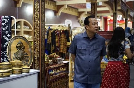 Bupati Bambang Pamerkan Kekayaan Kriya Muaro Jambi di Kriyanusa 2026