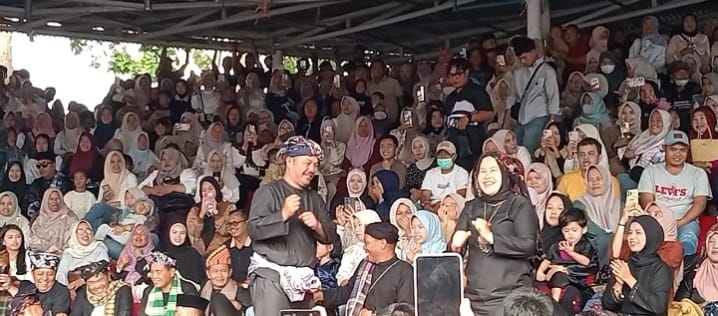 Festival Budaya Kerinci Ditutup dengan Rentak Kudo, Bupati dan Wabup Larut dalam Tarian